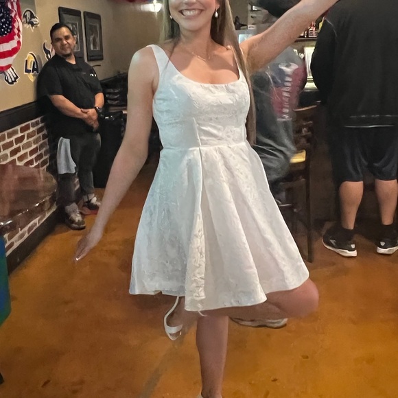 Showpo Stephane Dress - Picture 3 of 6